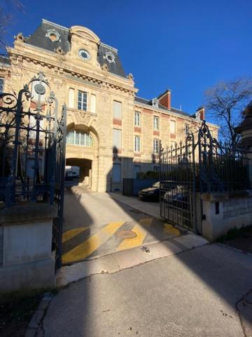 Le Corbeau Et Le Homard, Un Vrai Havre De Paix Apartment Dijon Luaran gambar